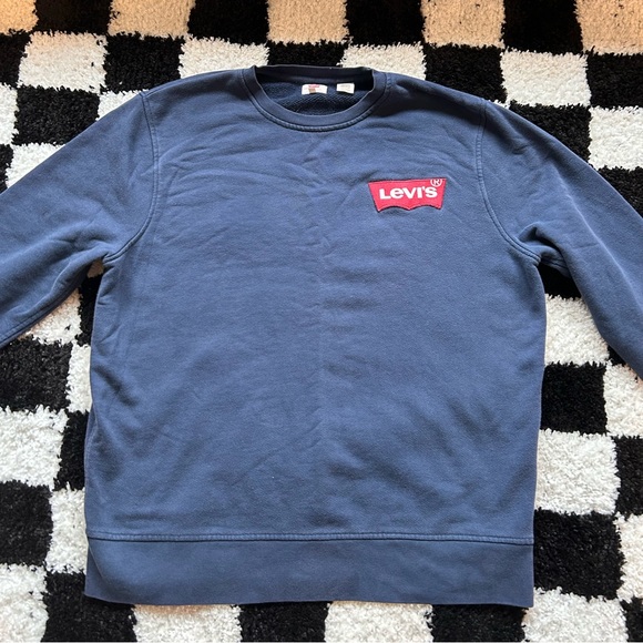 Blue Levi’s crewneck 2XL but fits like a large - Picture 1 of 5